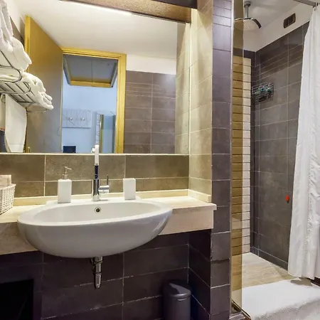 Ht Romeo Al Babuino Pensión